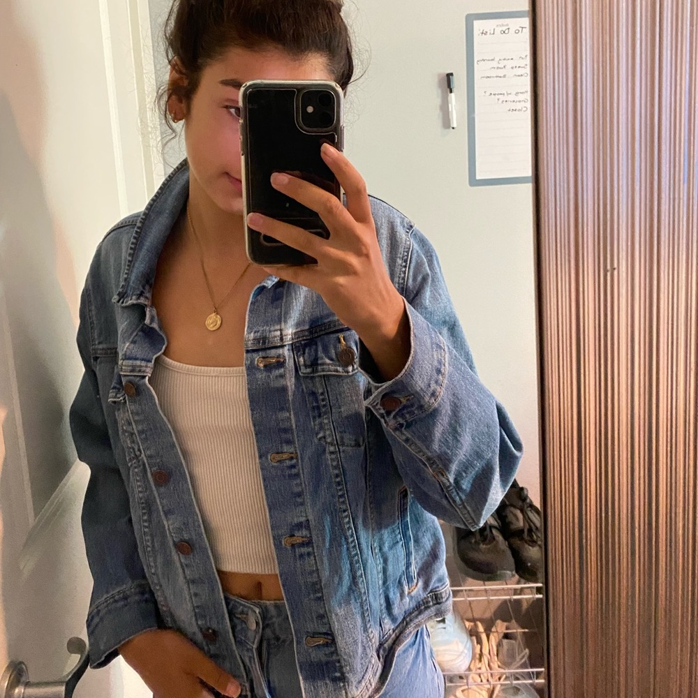 light/med wash denim jean jacket